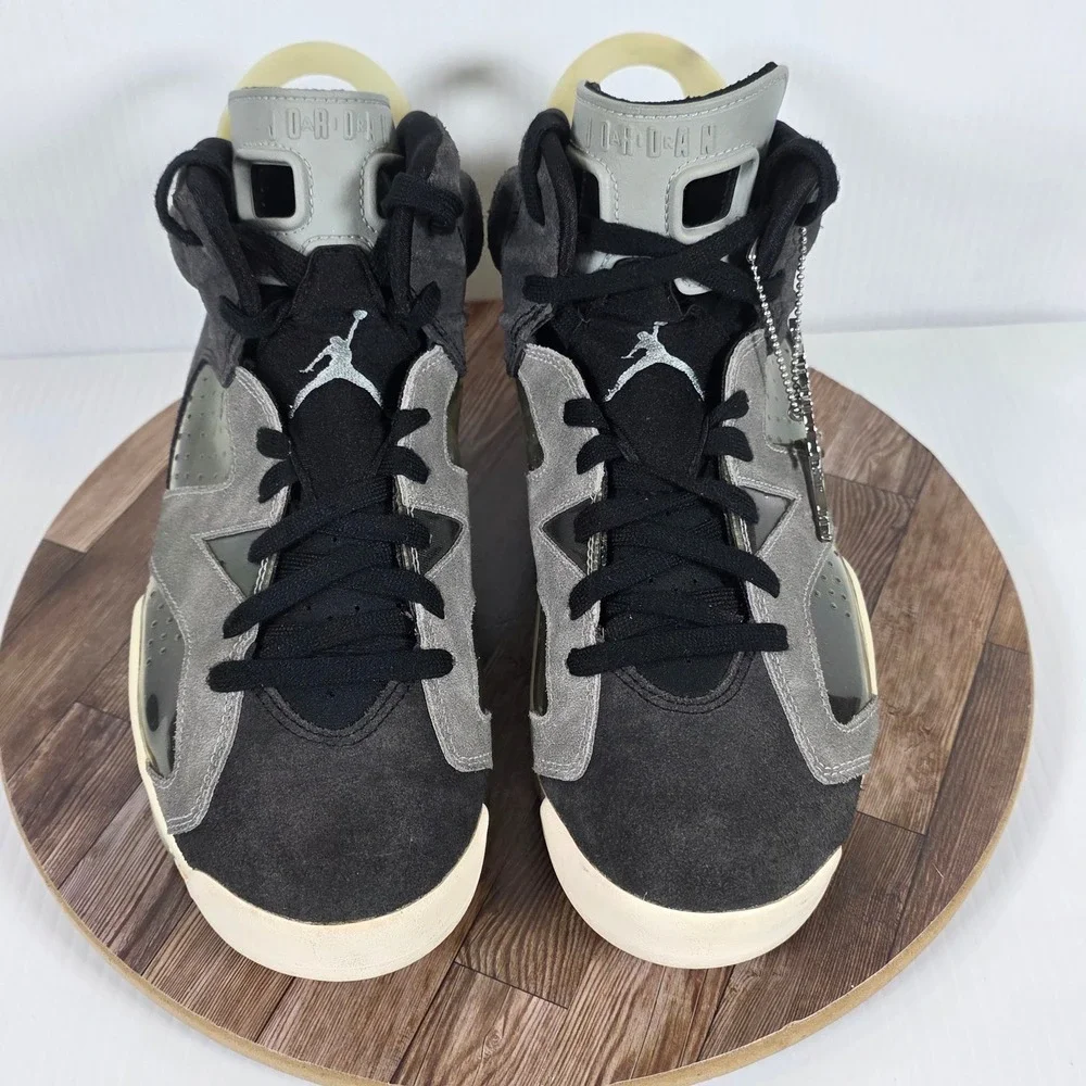 Air Jordan 6 Retro Tech Chrome Sneakers Womens 10.5 Grey Black Suede CK6635-001